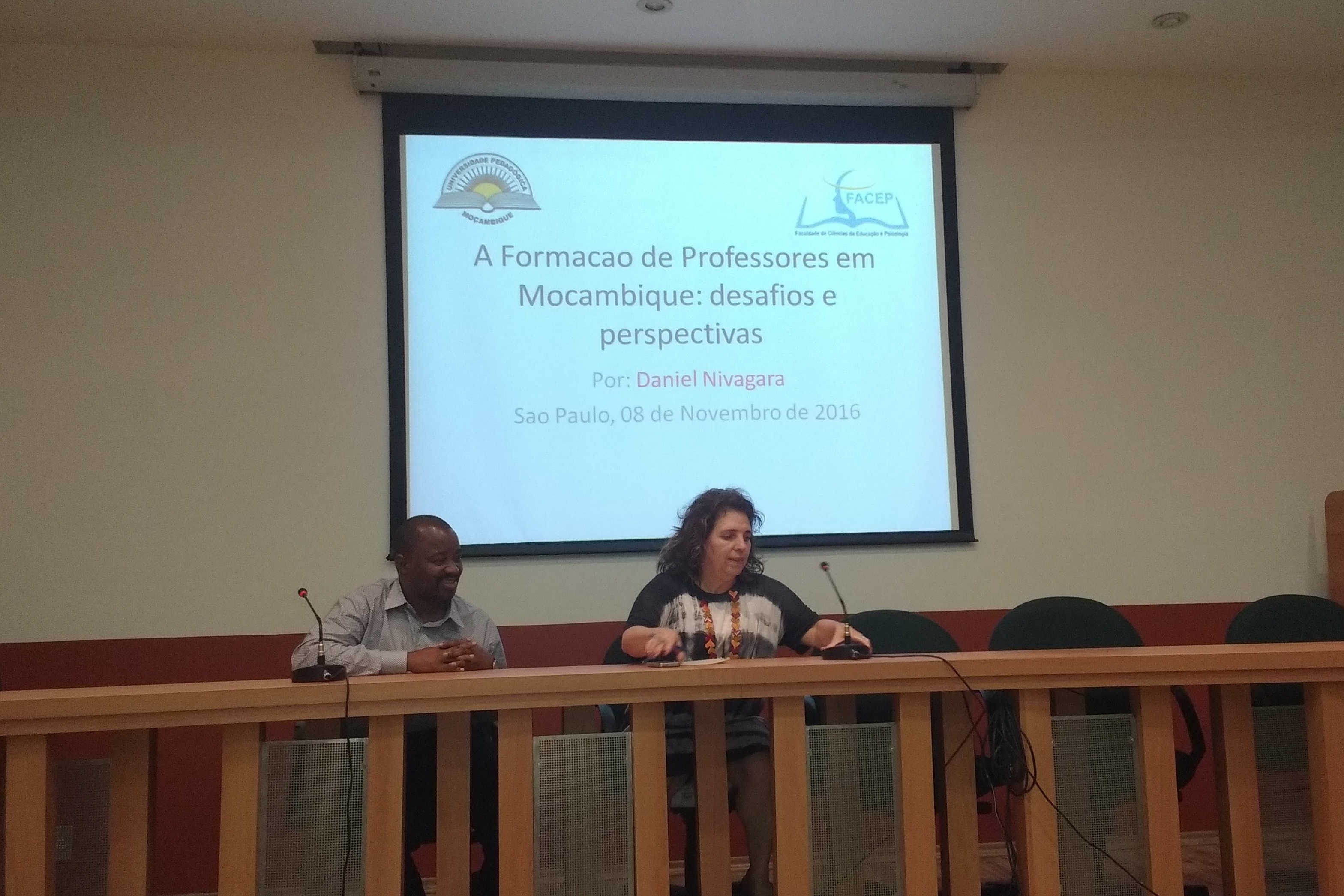 Palestra: "Formação de Professores em Moçambique: Desafios e Perspectivas"